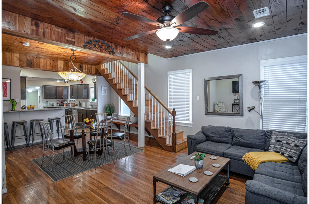 The Highland House 5BR Huge Patio 2 miles to DT