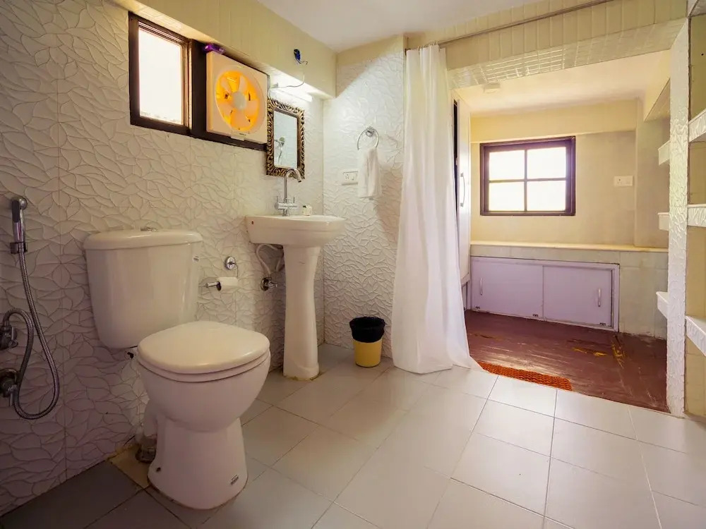 OYO 14132 Home Elegant 1BHK Kempty Road