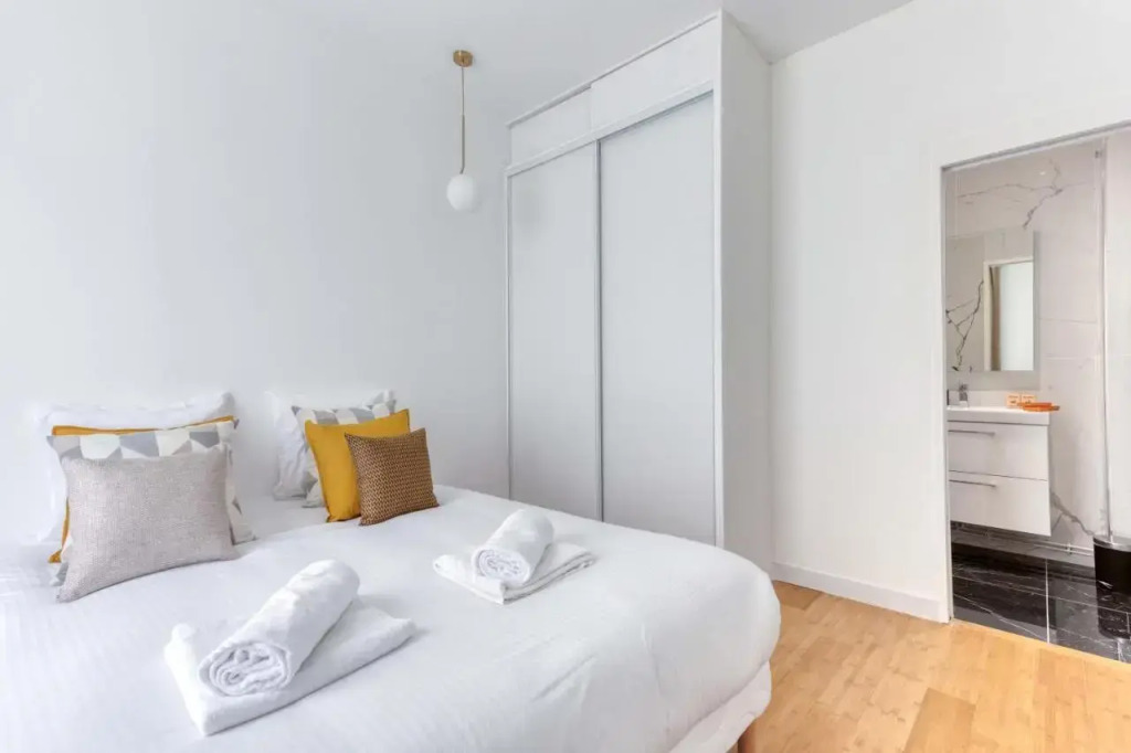 New Large Studio in the Heart of Paris 12