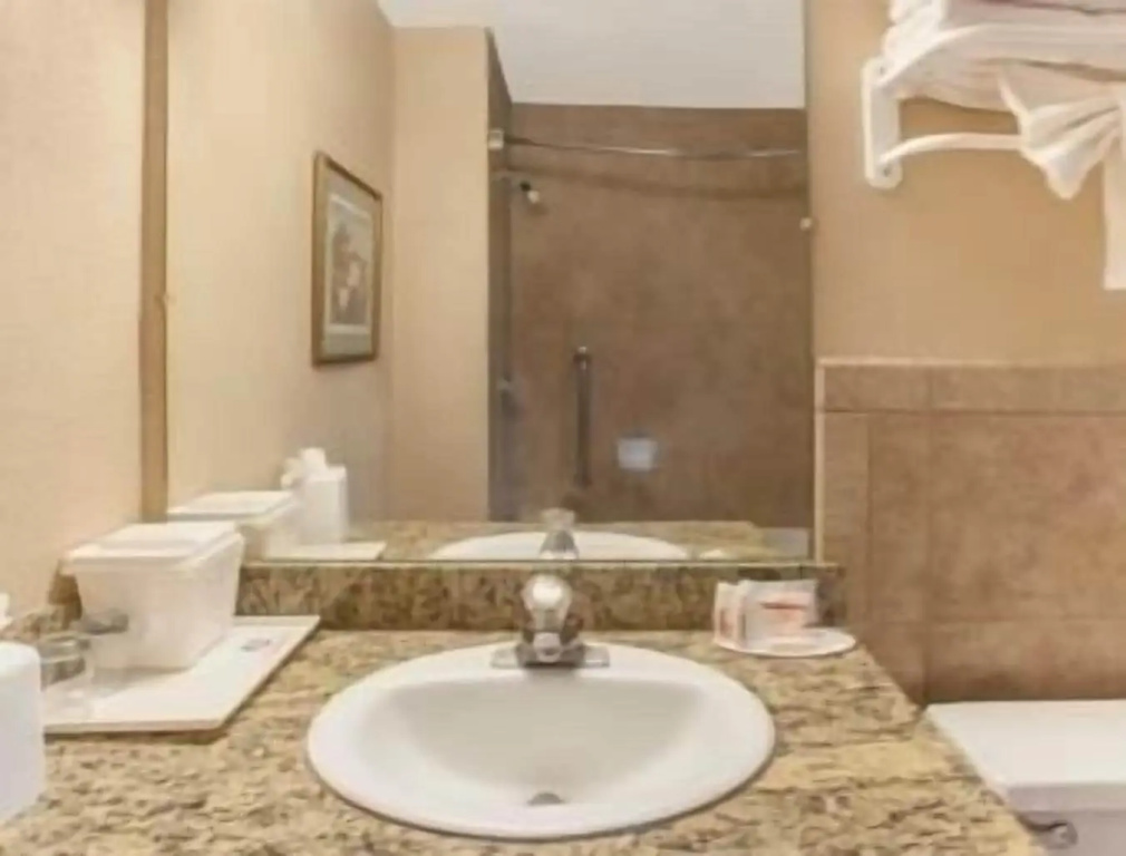 Ramada by Wyndham Fresno North