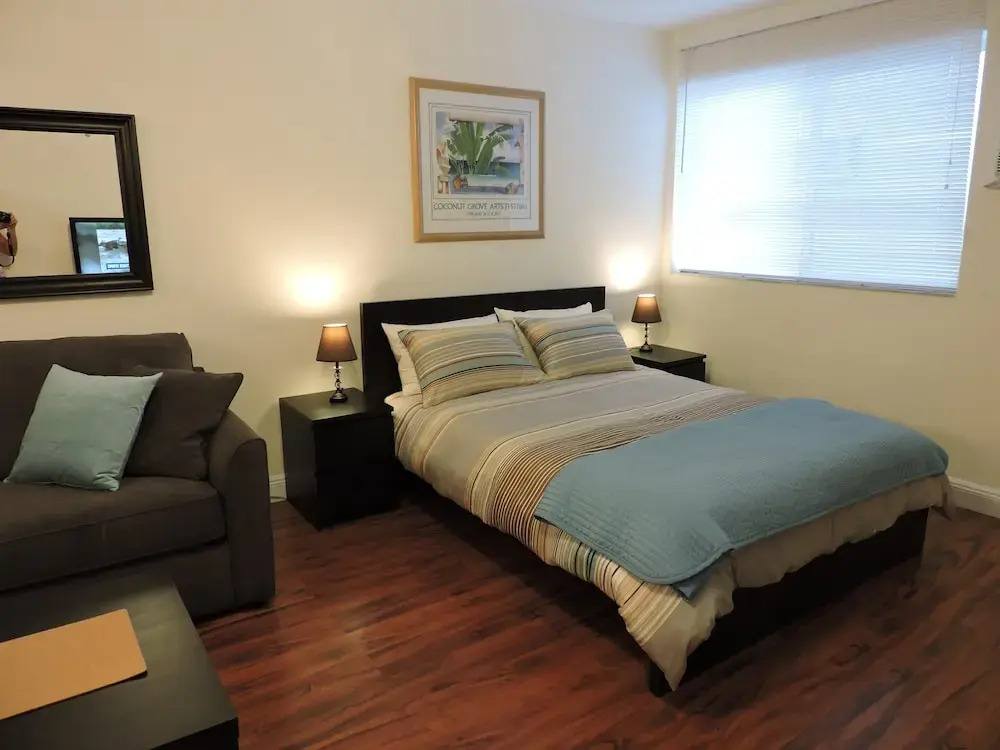 Seabreeze Beachside Studio #6 for 4 Great Location