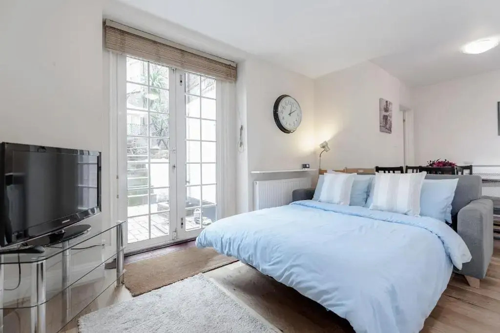 3 Bedroom Garden Flat - Central Location