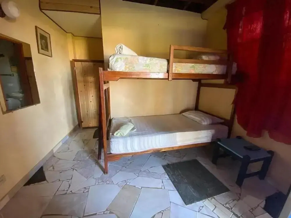 Yellow Moon Guesthouse & Apartments