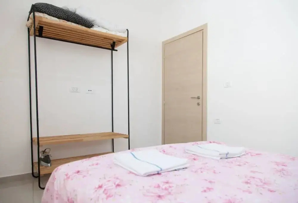 Alonas Apartments