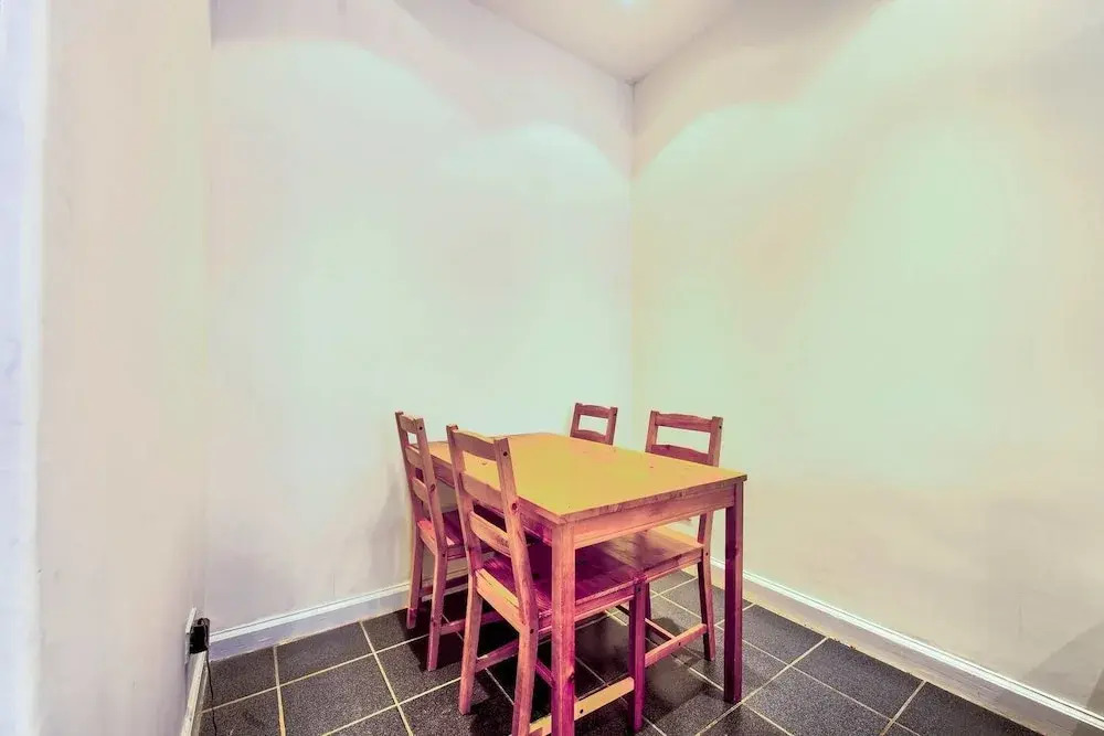Intriguing 4-bedroom Main Door Apt Near Old Town