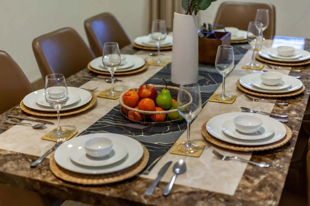 StayVistas V Square - Enjoy a pool and indoor games for a leisurely stay