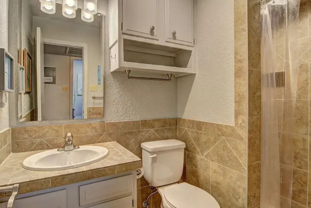 Live, Laugh, Love 1 Bedroom Condo by Redawning