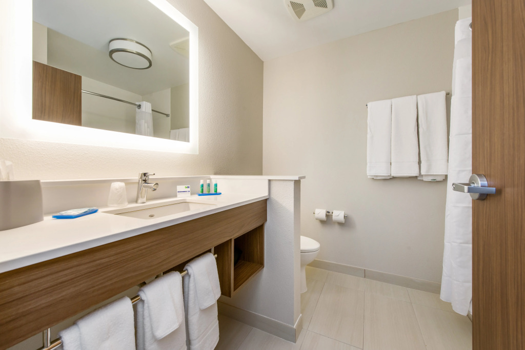 Holiday Inn Express & Suites - Carrollton West by IHG