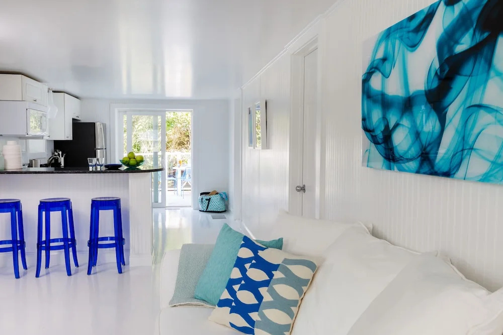 Blue - Inn on the Beach