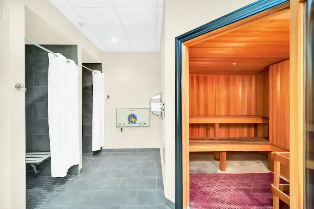 Stylish 3BR Suite with Swimming Pool - Near Disney