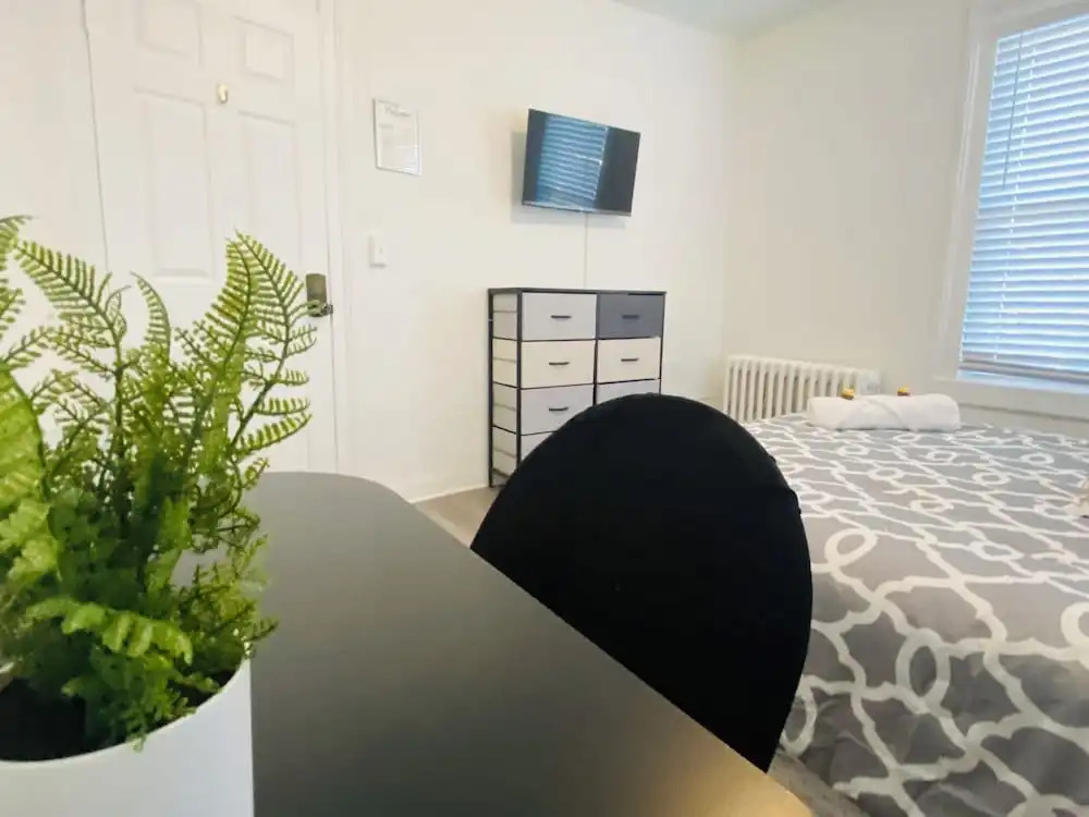 Modern Room in Shared Apartment Near NYC