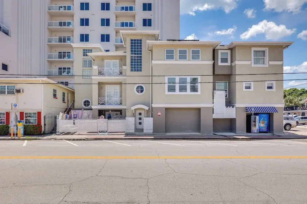 Clearwater Beach Hideaway: Walkable Location!