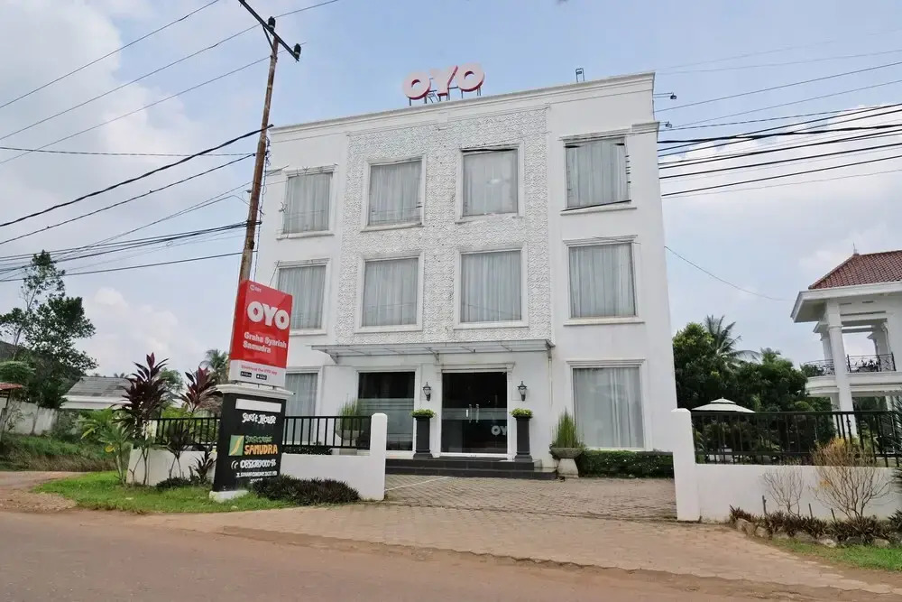 OYO 881 Penginapan Graha Syariah Samudra