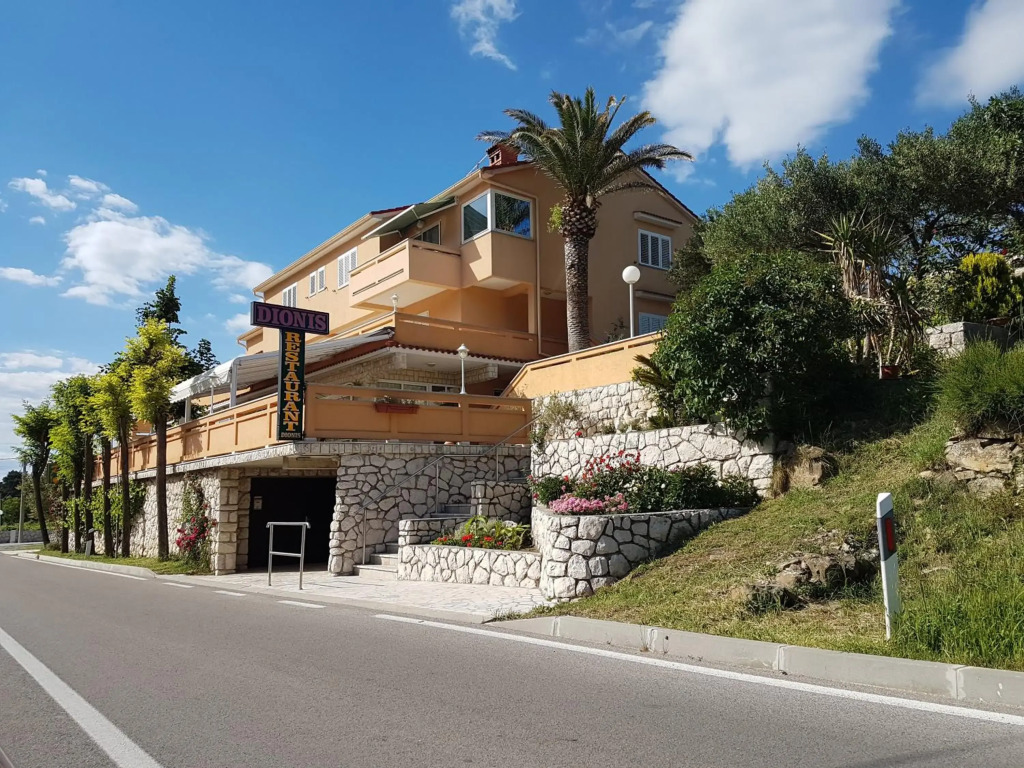 Apartments Dionis