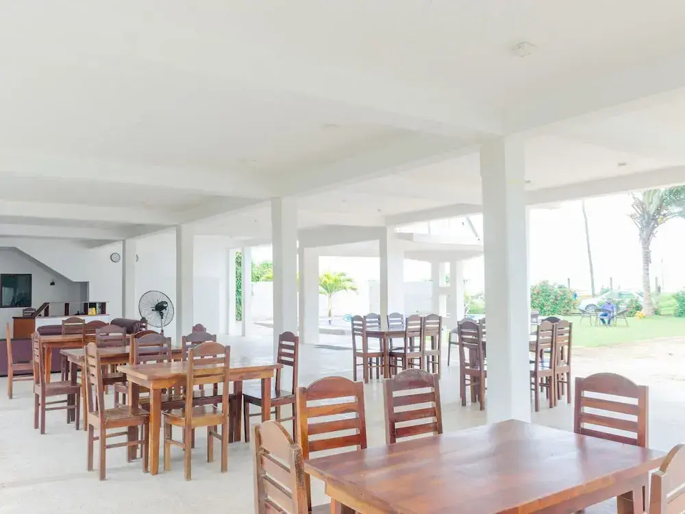 OYO 406 Moya Hotel & Beach Resort