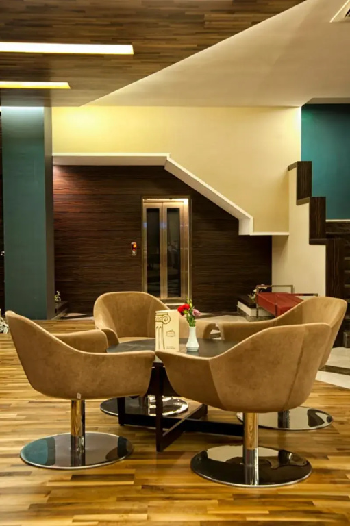 Hera Hotel