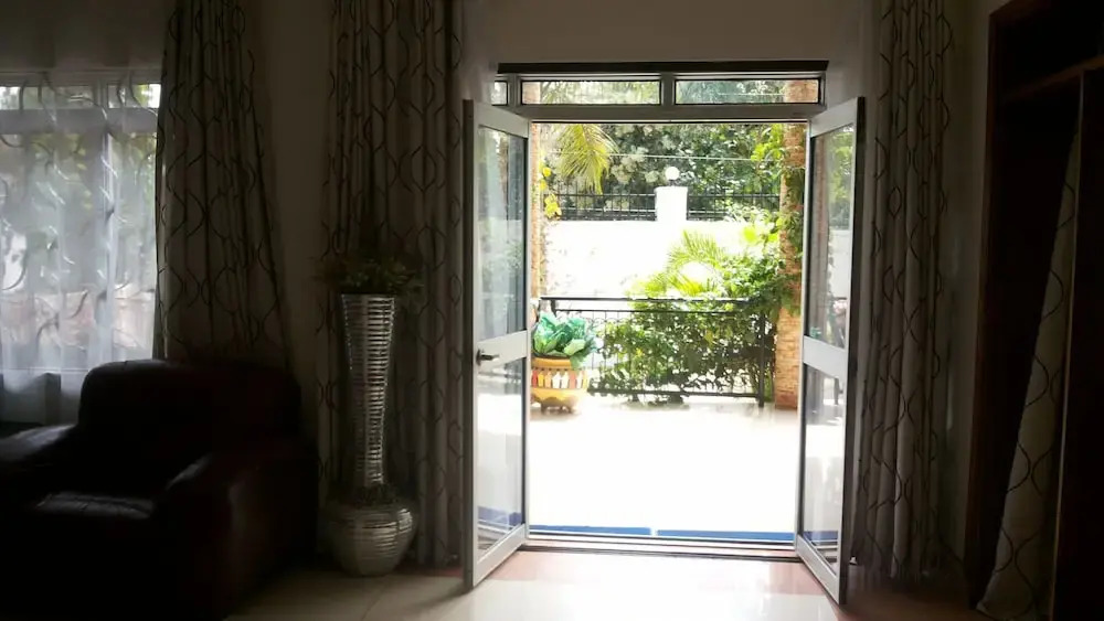 RoseVilla Hotel