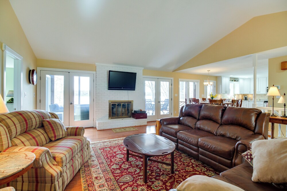 Smith Mountain Lake Getaway w/ Private Dock
