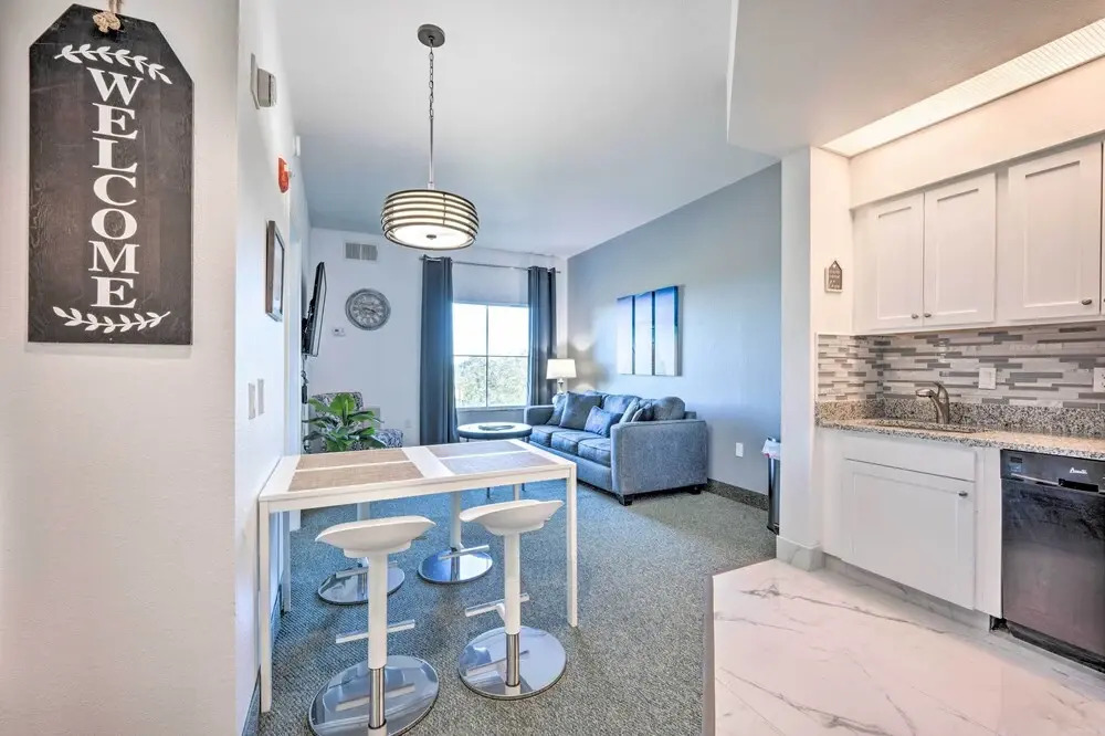 Orlando Family Condo ~ 9 Mi to Magic Kingdom!