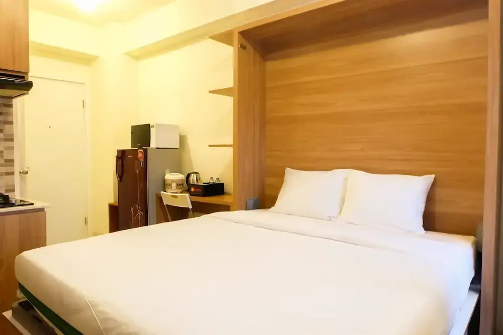 Modern Studio Apartment 28 On Top Of Green Pramuka Mall