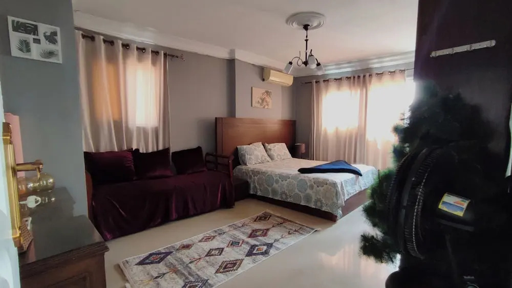 Charming 3-bedroom Apartment in Alexandria With City View