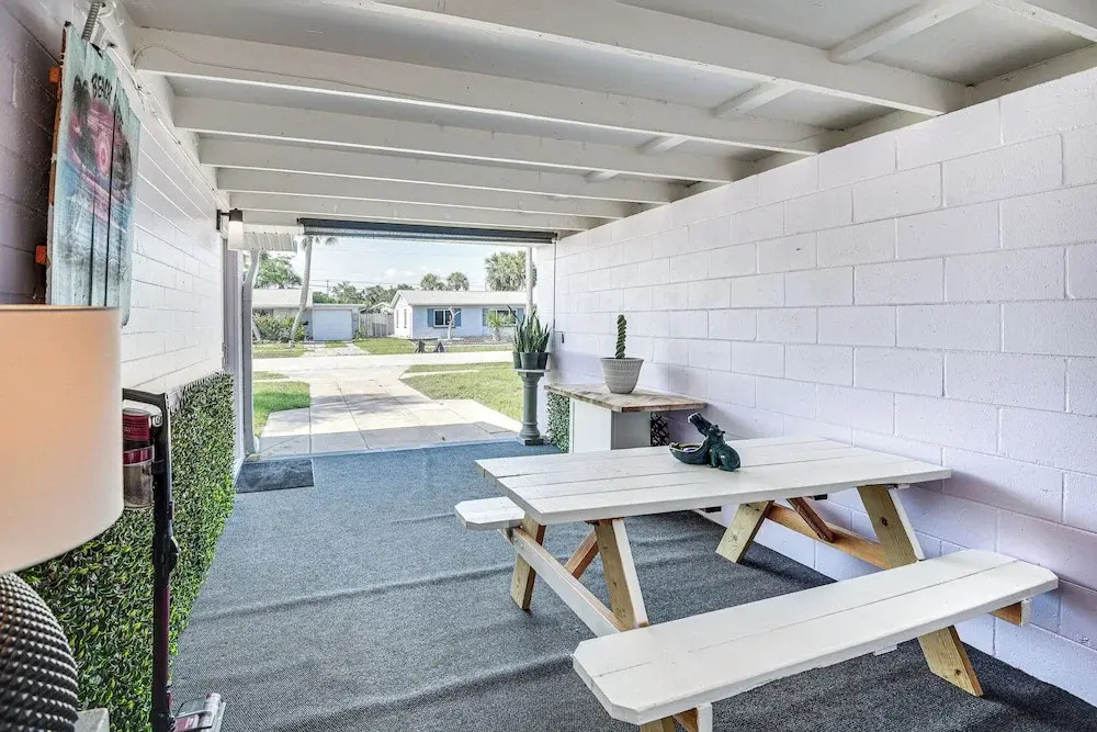 Walk to Ocean: Cozy Home w/ Yard in Ormond Beach!