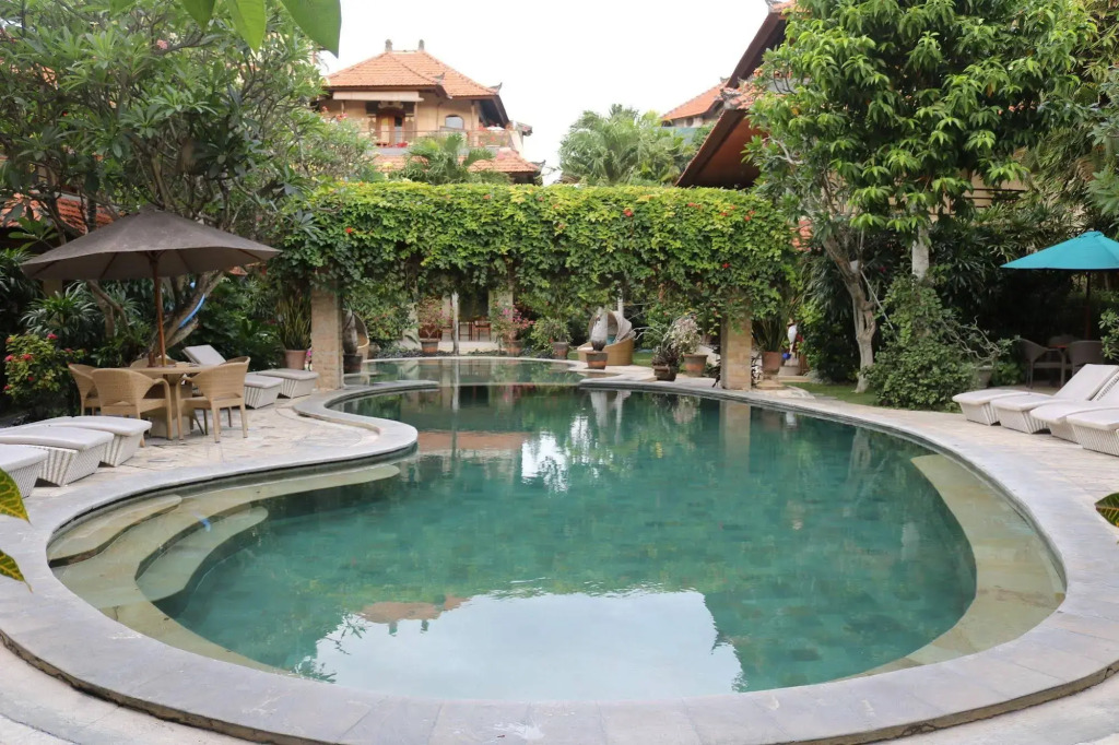 Kusnadi Hotel