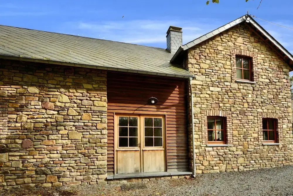 Rustic holiday home in Halleux
