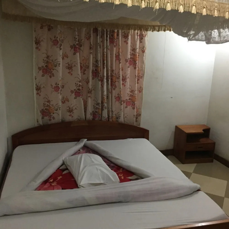 Seven Eleven Hotel
