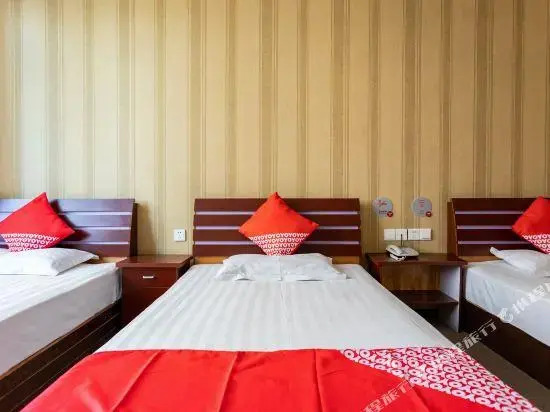 Huidu Business Hotel