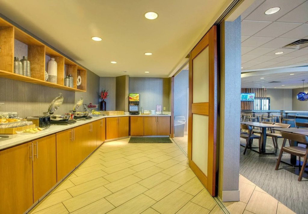 SpringHill Suites by Marriott Lawrence Downtown