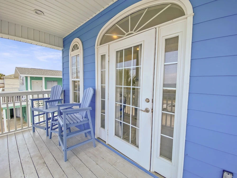 Summertowne 1 2 Bedroom Home by RedAwning