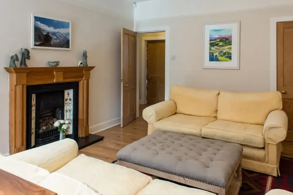Luxury Escape with Garden and Parking