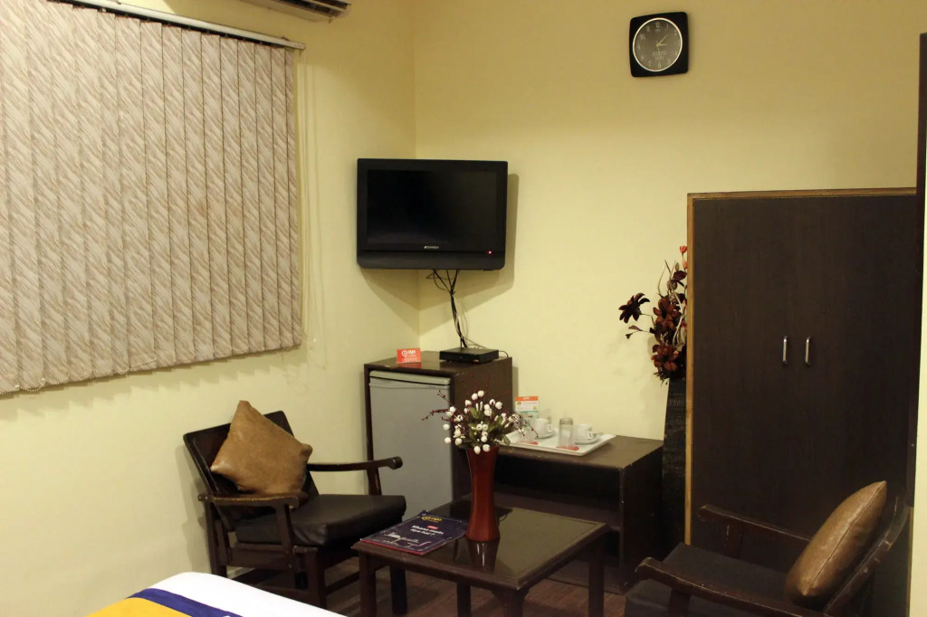 Asees Inn Hotel