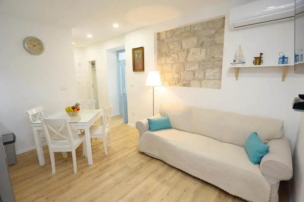 Split Old Town Suites 2