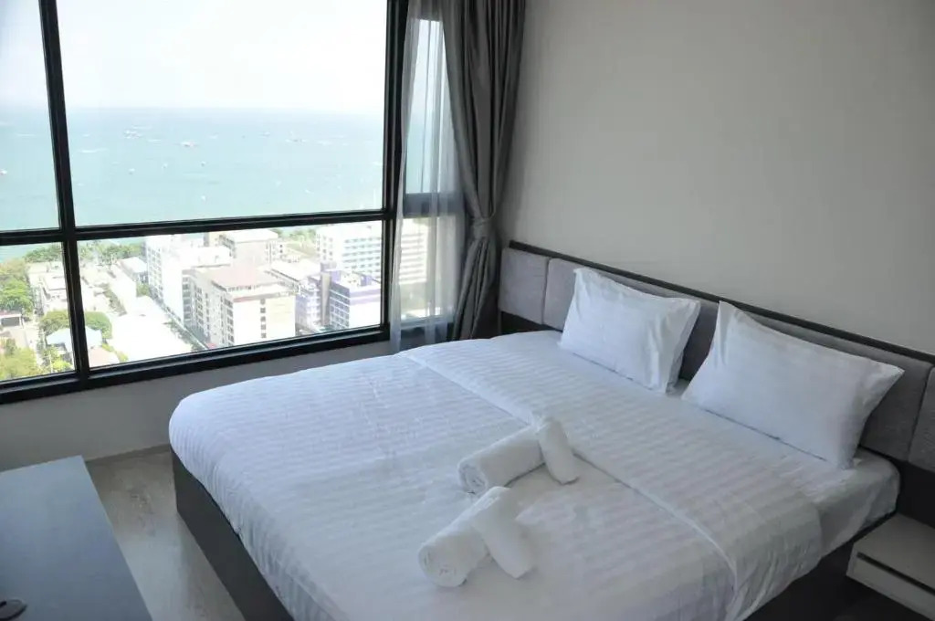 the base central pattaya seaview