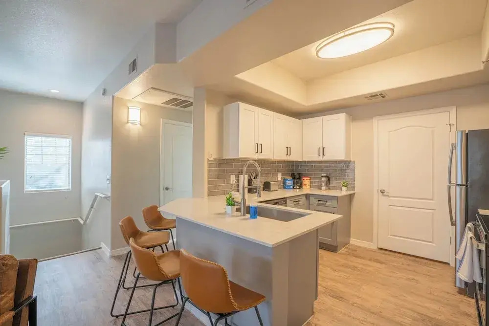 ROVE LIVING/KB - Lex on Central