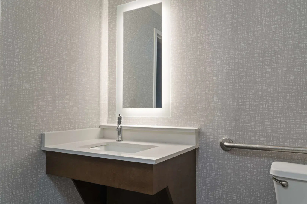 Hampton Inn & Suites Newport News-Airport - Oyster Point Area