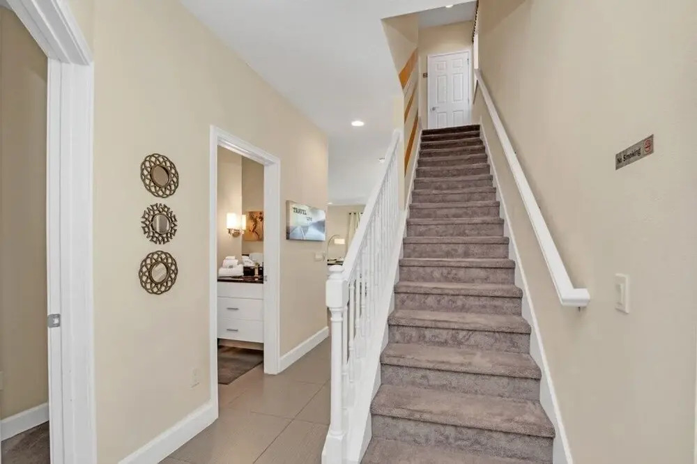 1511retreat 3 Bedroom Townhouse by Redawning