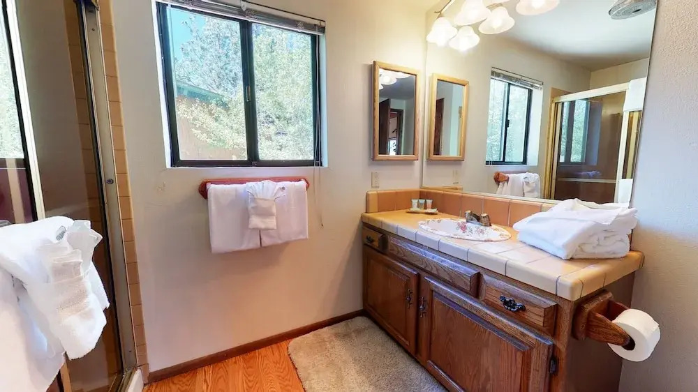 Snowflower 74 Spacious Condo with Great Complex Amenities, On The Shuttle Route by RedAwning