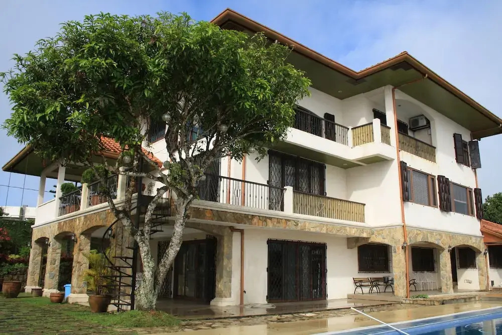 Tagaytay Home by StayHome Asia