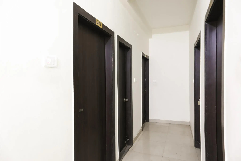 OYO 64605 Hotel Salori Inn