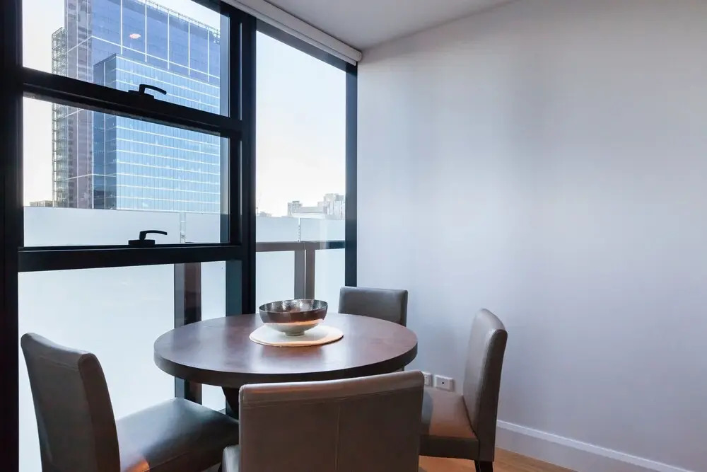 LOGAN, 2BDR Melbourne Apartment