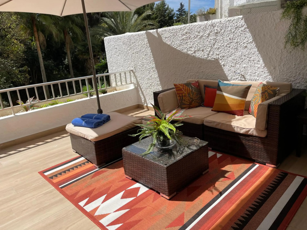 Central location, next to the beach at Golden Mile 208