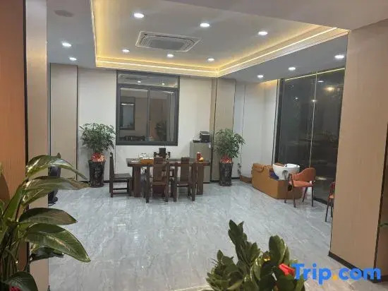 Taohuaxuan Apartment