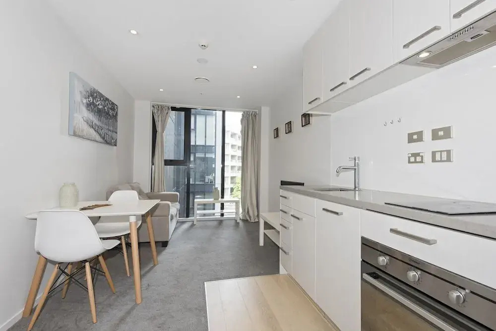 Stylish Modern Studio, Queens Resid, Gym & Pool