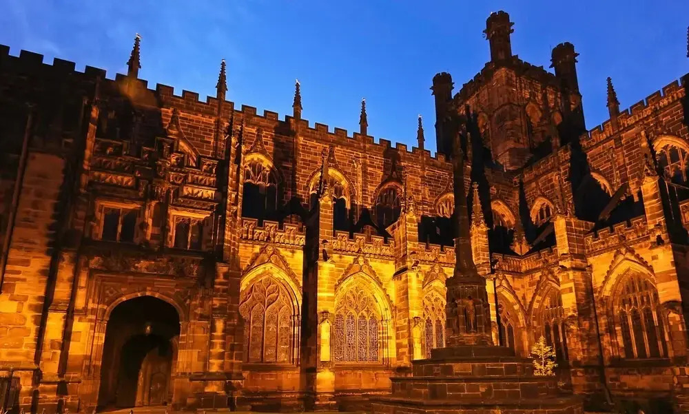The Gathering Chester 4 Sleeps 14 Very Close to City Centre Racecourse Within Walls