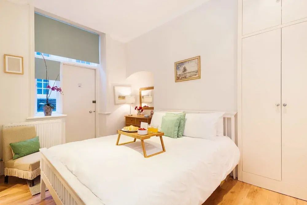 The Chelsea Embankment Apartment - EC