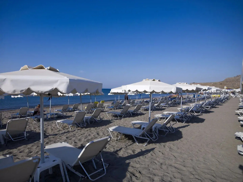 Costa Lindia Beach