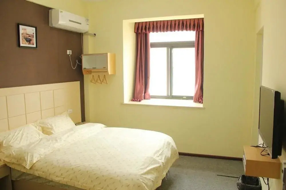 Wuhan Yue'erju Family Hotel